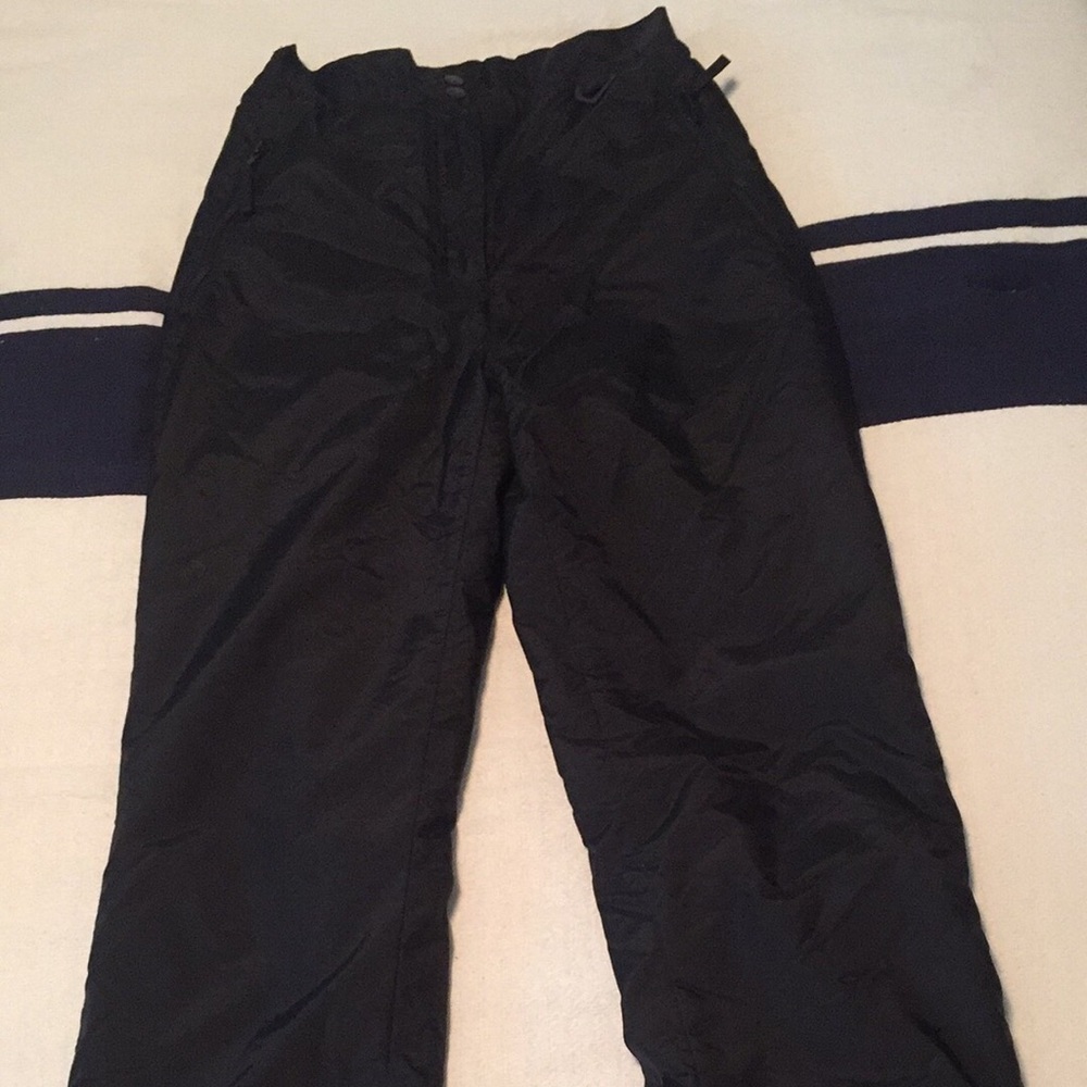 Women’s snow pants & thermal wear